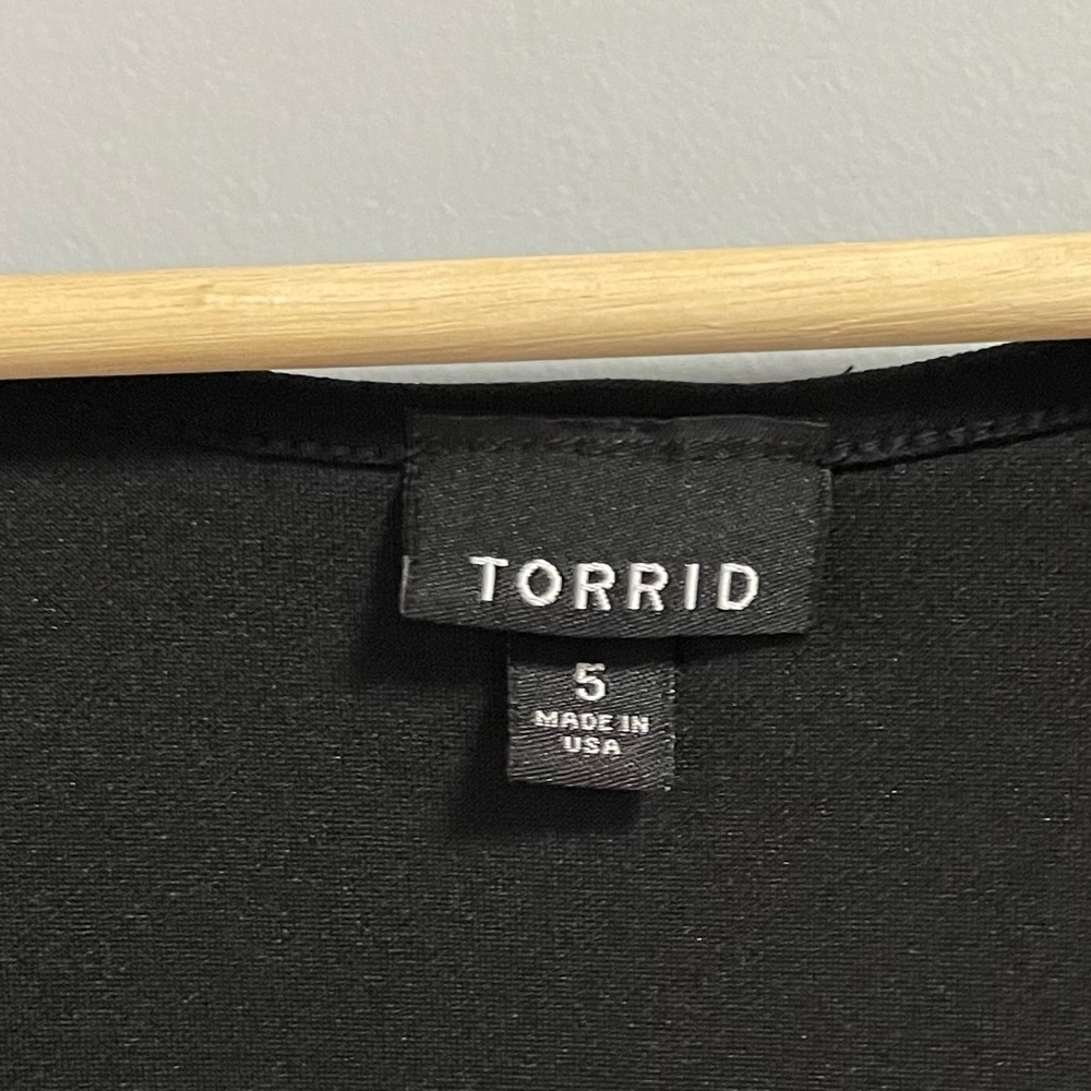 Torrid Top - Picture 4 of 4